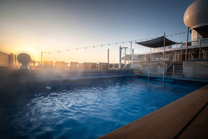 Hot Tub & Pool